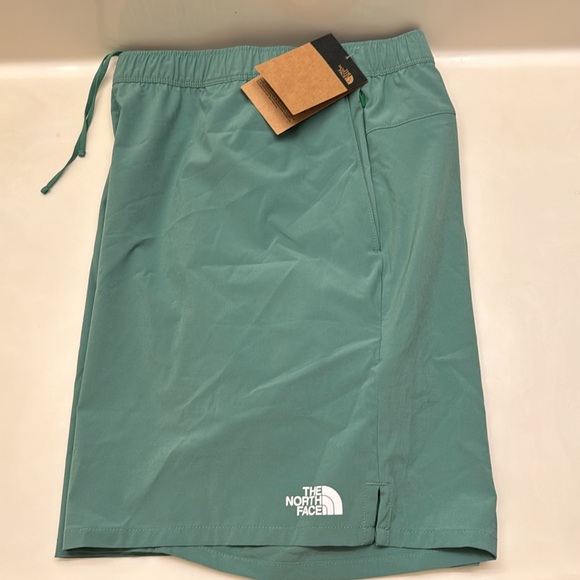The North Face Men’s Shorts - Picture 4 of 8
